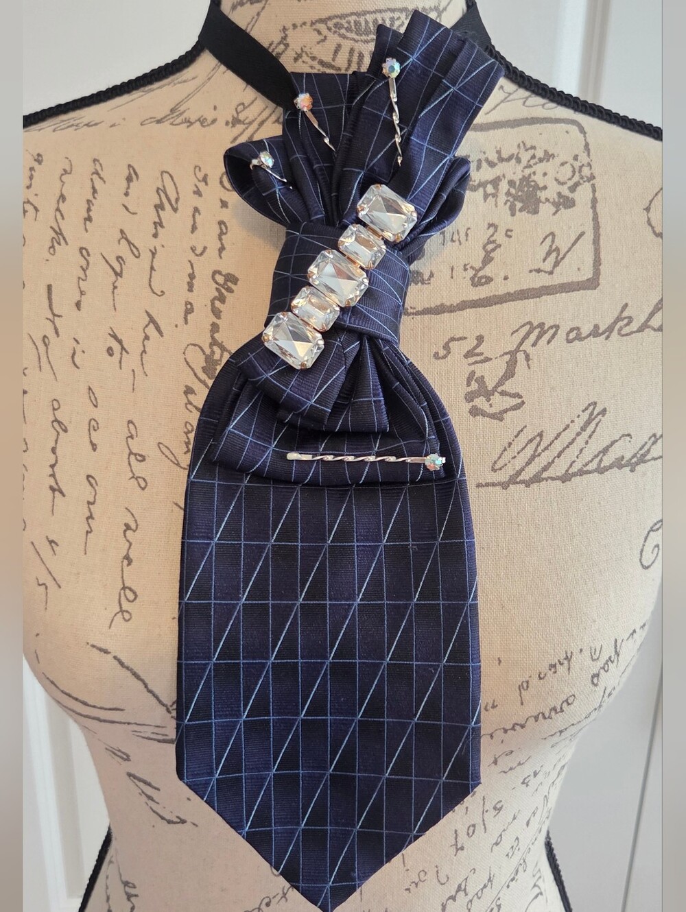 Navy Grid TIE-NECKLACE